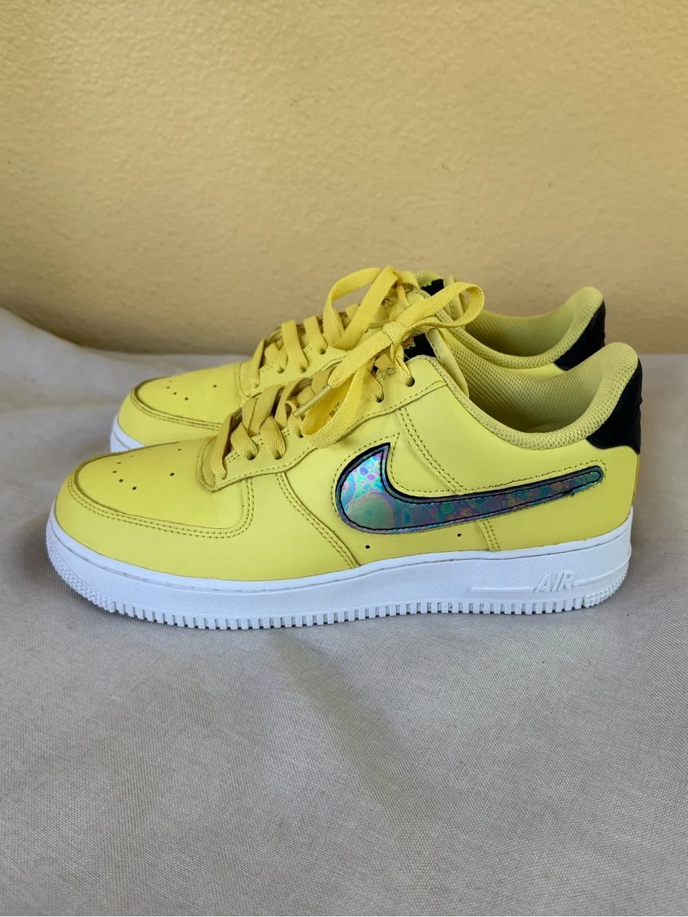 Nike Air Force 1 ‘07 LV8 Yellow Pulse Oil Slick Men’s  Size 8 EUC!